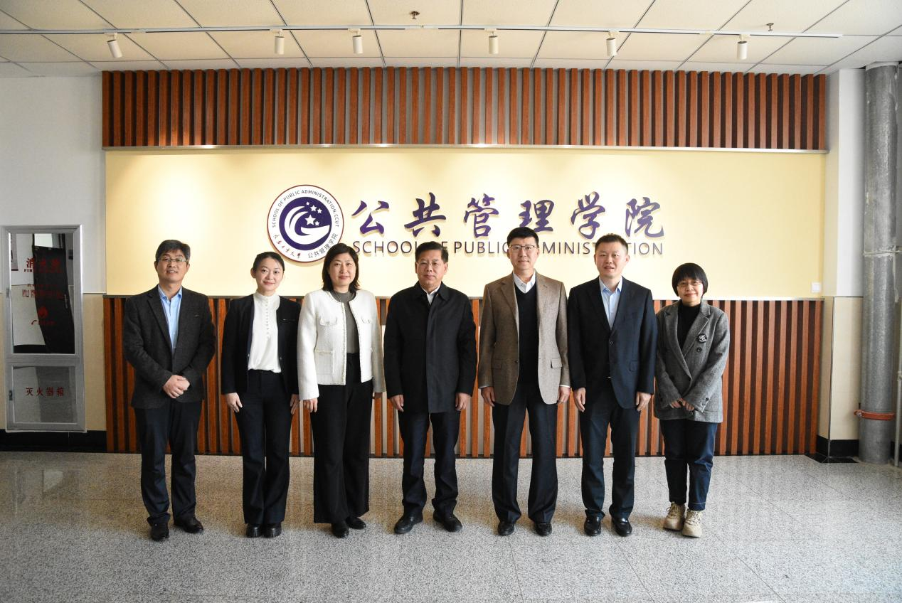 学校党委书记陈权到公共管理学院调研指导工作